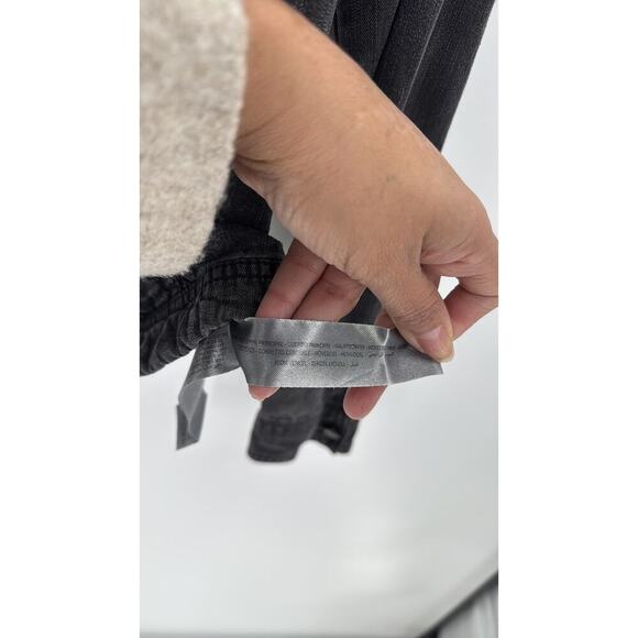 Ariat black gray lightweight shacket with Aztec native indigenous accent buttons - Picture 9 of 9